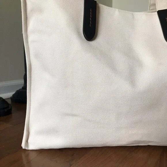 Coach Tote 42 High Line NY Print, Limited Edition, Unisex Canvas Tote - Picture 9 of 16